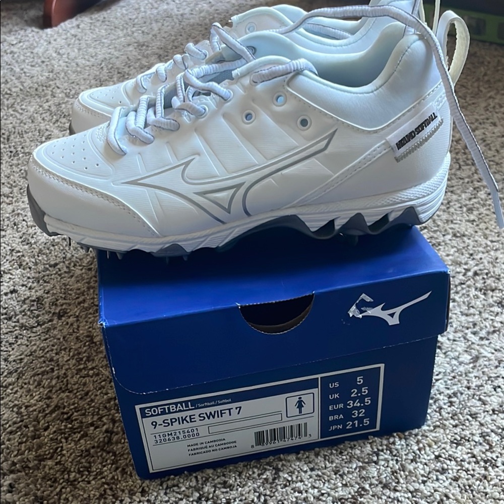 Mizuno 9-Spike Swift 7 White Men's Shoes